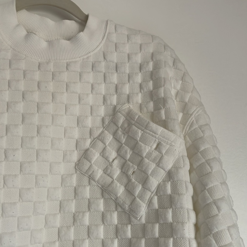 White Textured Crewneck Sweatshirt size Small - Picture 2 of 3